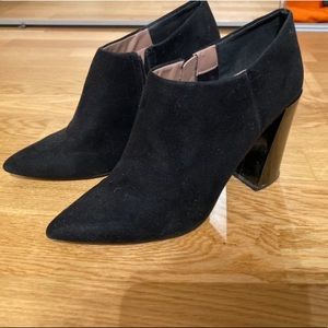 ☁️Matt & Nat black suede heel boots